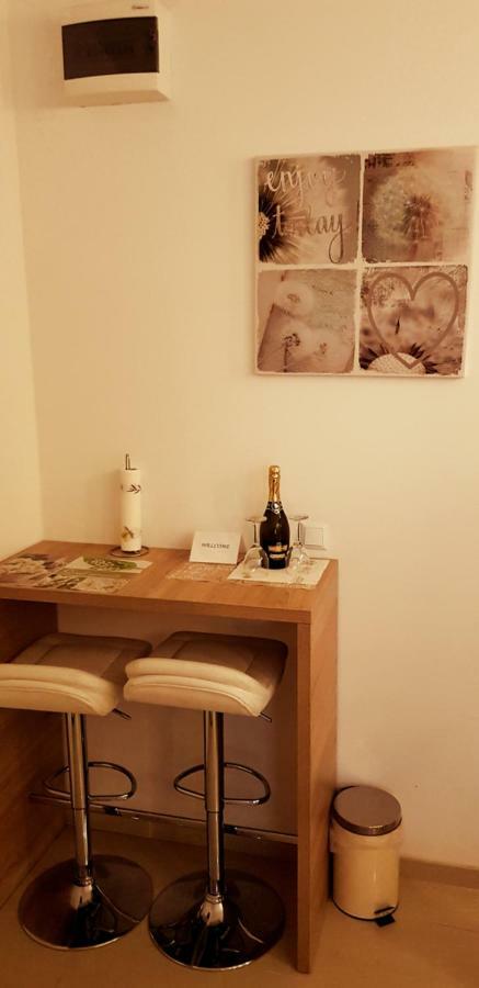 Studio Apartment Legcevic Kaštela Kültér fotó