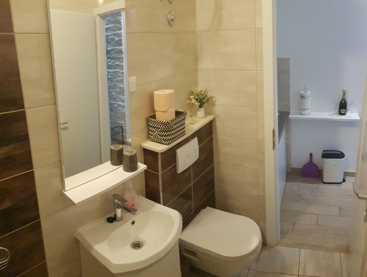 Studio Apartment Legcevic Kaštela Kültér fotó
