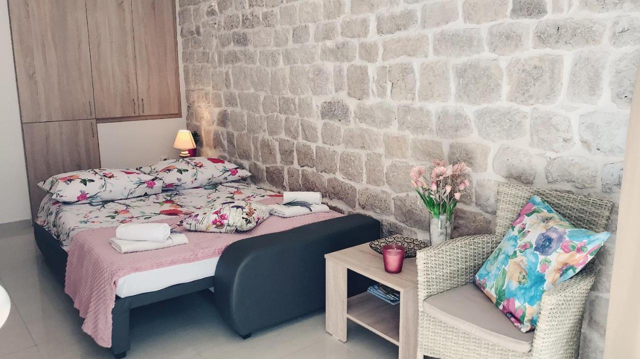 Studio Apartment Legcevic Kaštela Kültér fotó